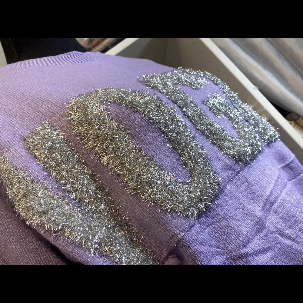 Vinizbena Sweater - Picture 5 of 6